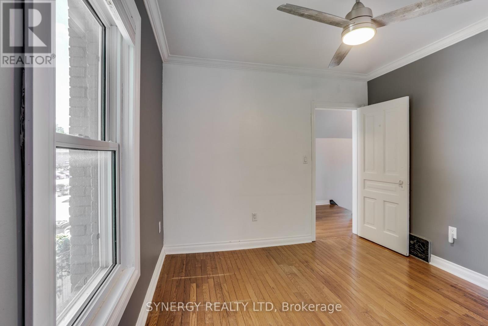 2 ERIE AVENUE - 33