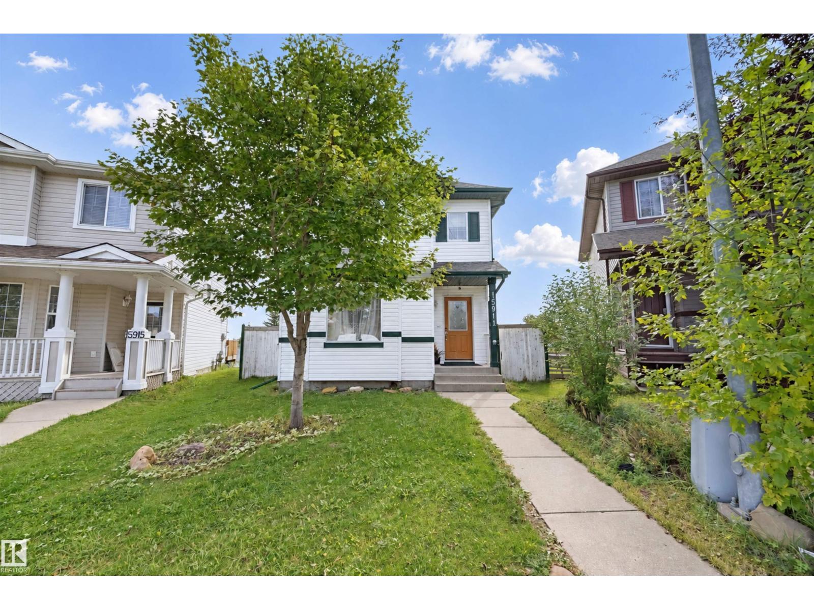 15911 38 ST NW, Edmonton, Alberta, T5Y3E9