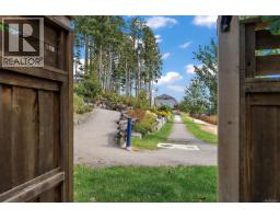 2805 Lunar Crt, Langford, BC V9B4M2 Photo 37