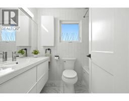 260 Riverside Mews SE - photo 30