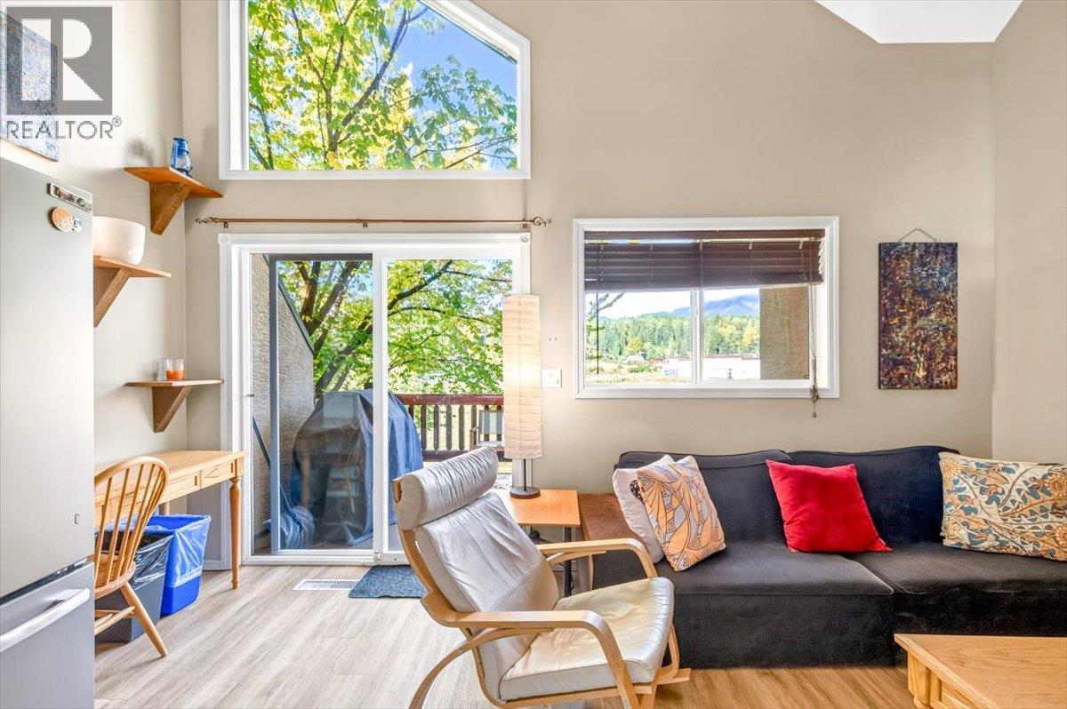#1229 1200 Riverside Way - Image 8