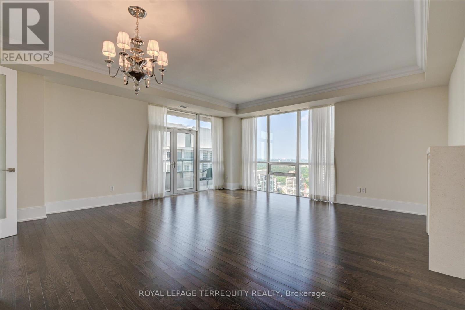 Photo of 70 Roehampton Avenue