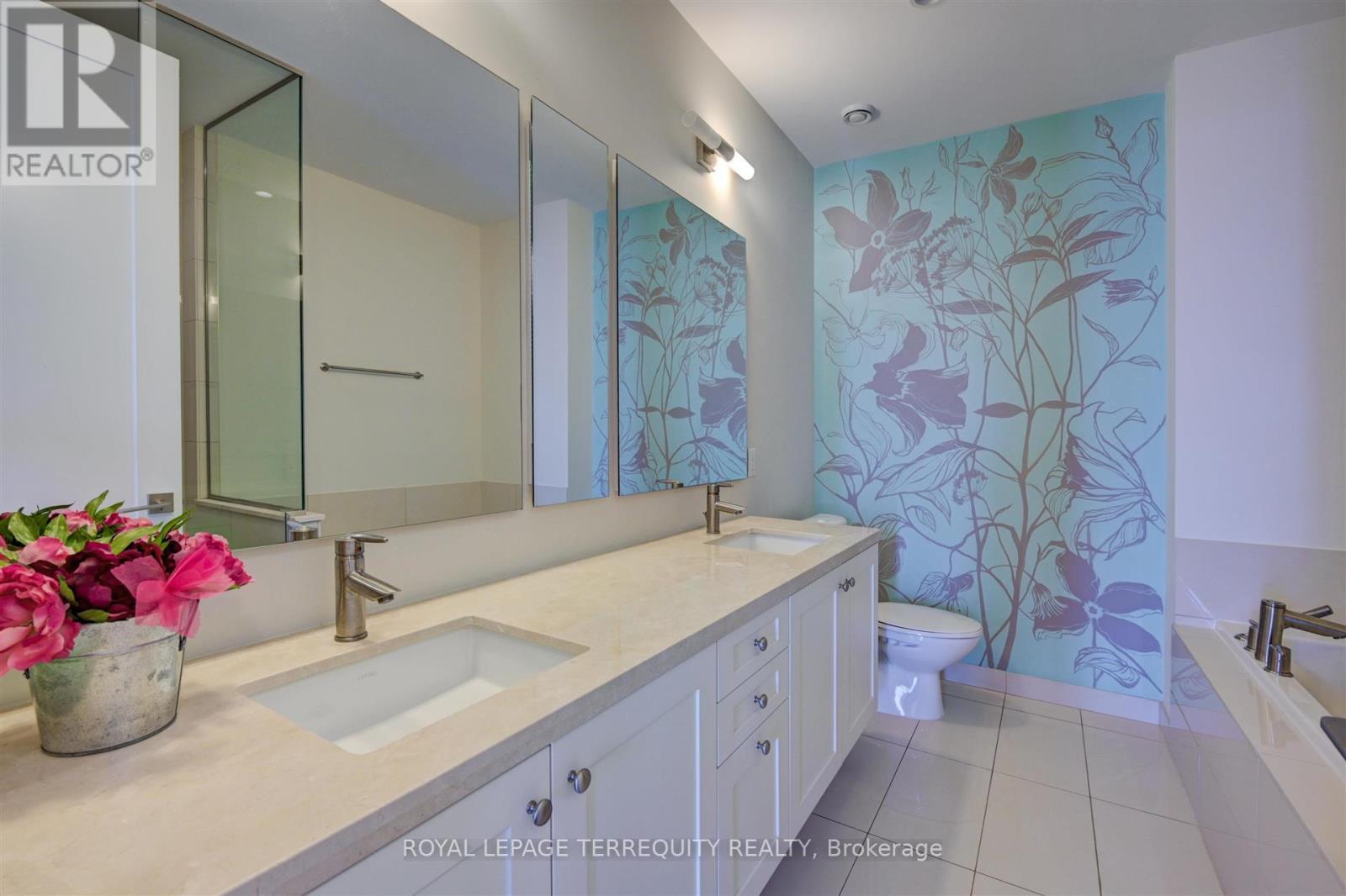 2521 - 70 ROEHAMPTON AVENUE, Toronto (Mount Pleasant West) — photo 12