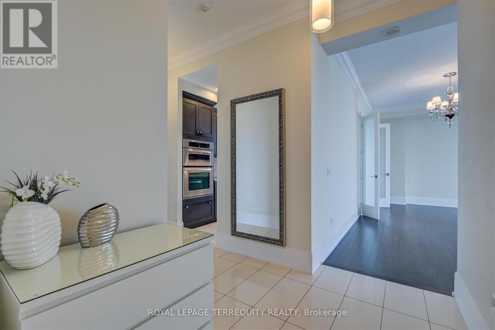 2521 - 70 ROEHAMPTON AVENUE, Toronto (Mount Pleasant West) — photo 3