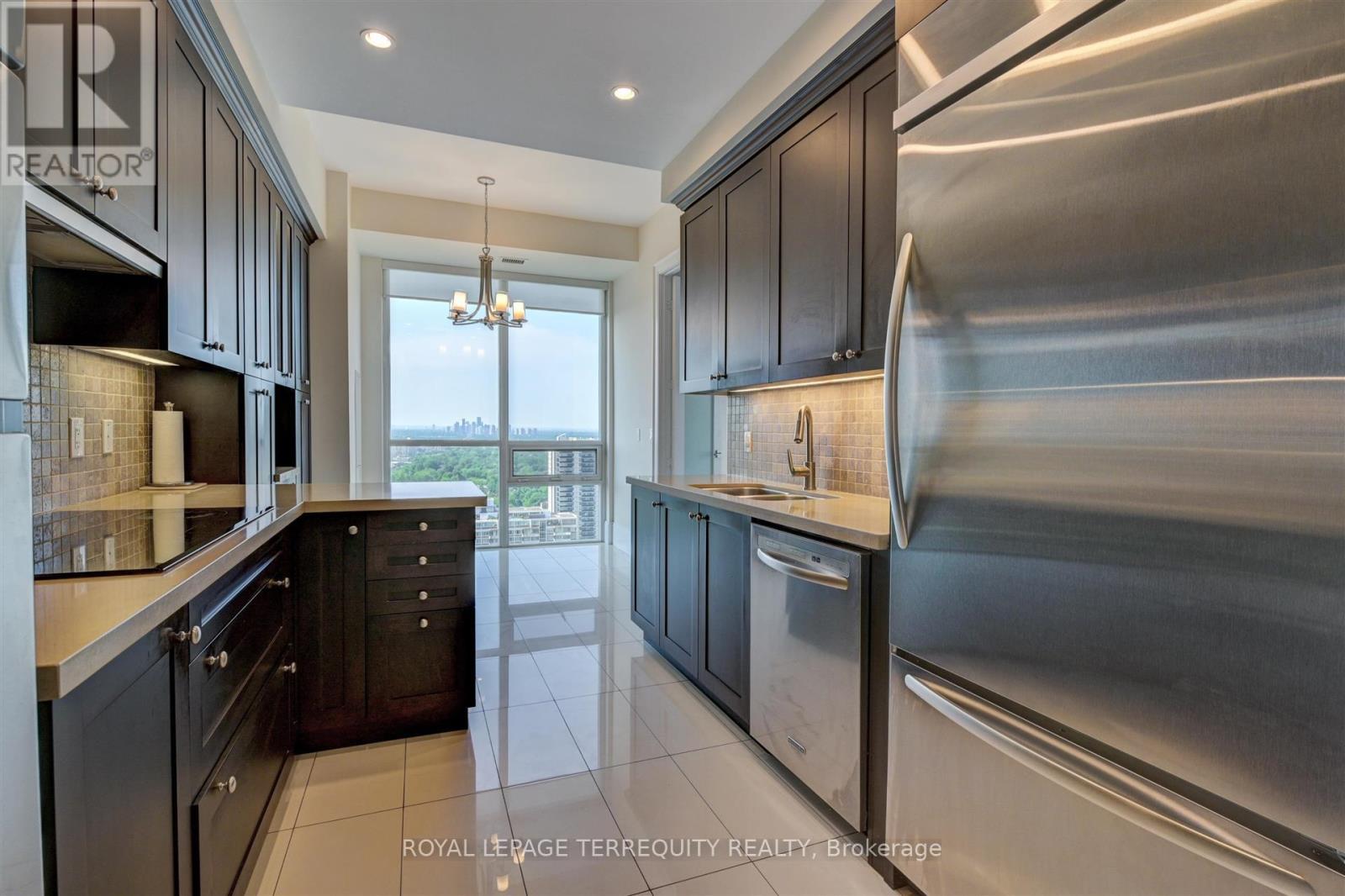 2521 - 70 ROEHAMPTON AVENUE, Toronto (Mount Pleasant West) — photo 5