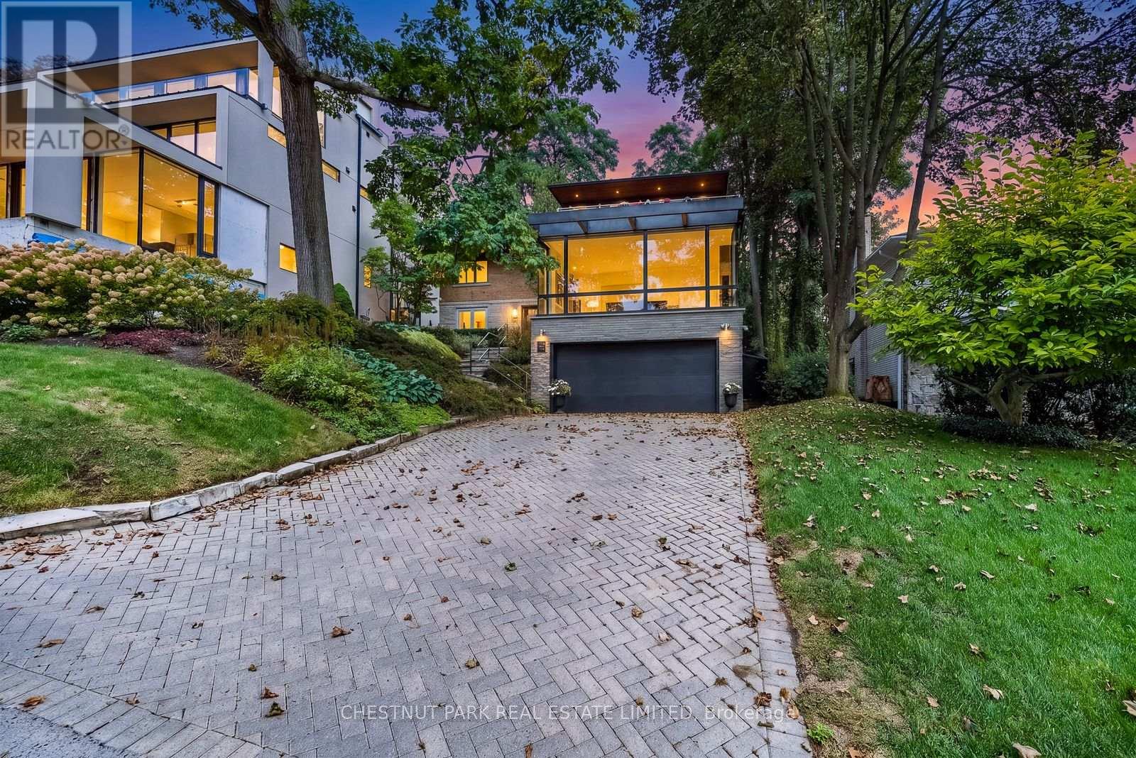 16 FALLINGBROOK WOOD, Toronto (Birchcliffe-Cliffside) — photo 2