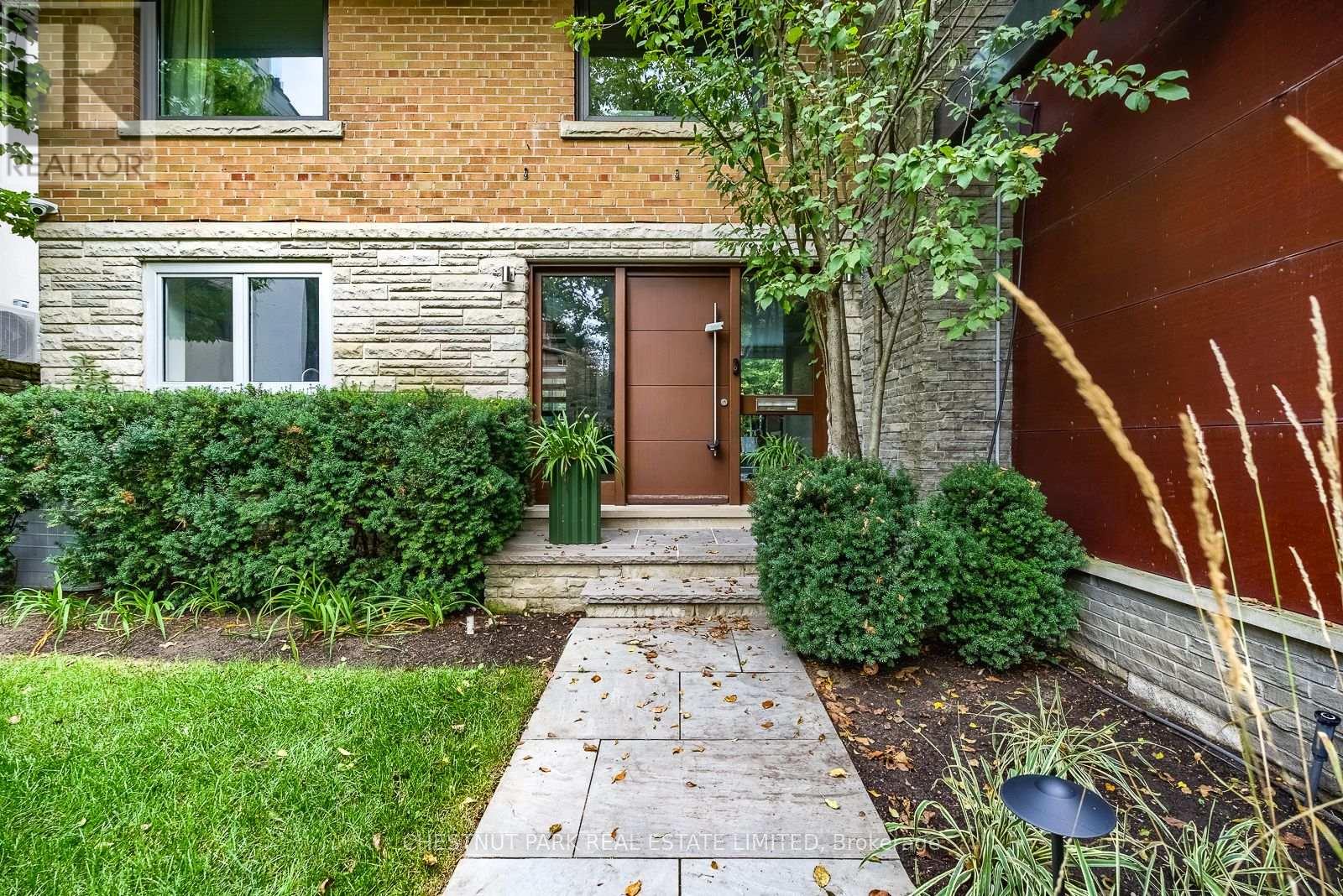 16 FALLINGBROOK WOOD, Toronto (Birchcliffe-Cliffside) — photo 3