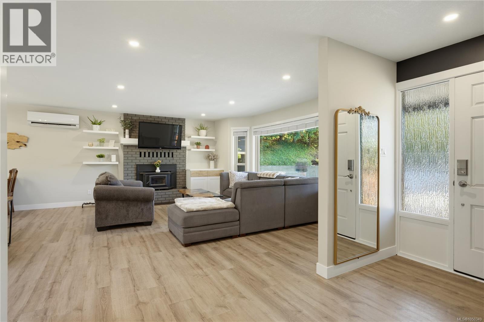 2302 Towerview Cres - Image 15
