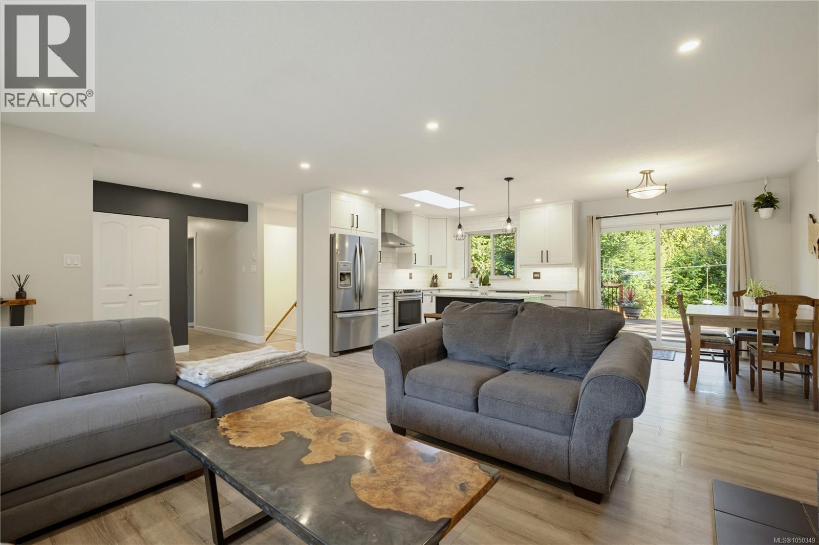 2302 Towerview Cres - Image 20
