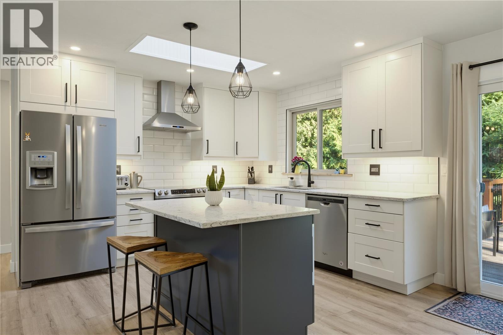 2302 Towerview Cres - 21