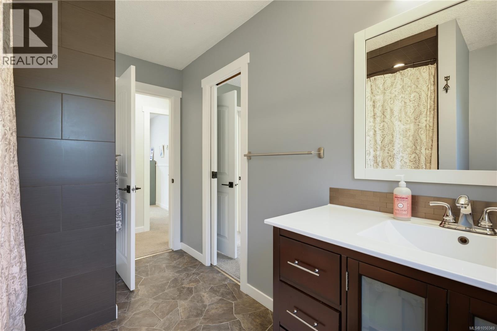 2302 Towerview Cres - 44