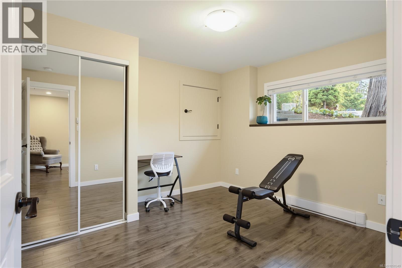 2302 Towerview Cres - 56