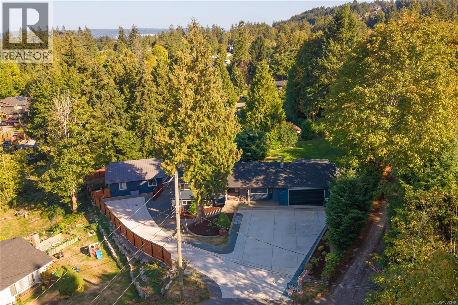 2302 Towerview Cres - Image 6