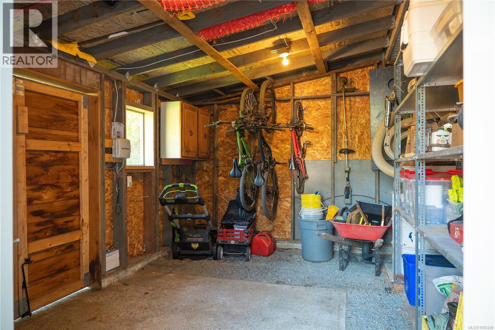 2302 Towerview Cres - 95