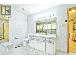 2300 Santo Drive, Windsor, ON N9G2J8 Photo 33