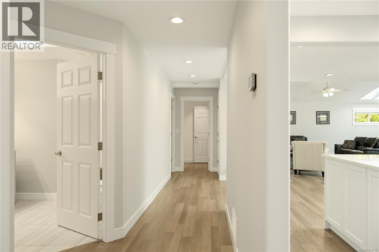 967 Woodpecker Pl - Image 38