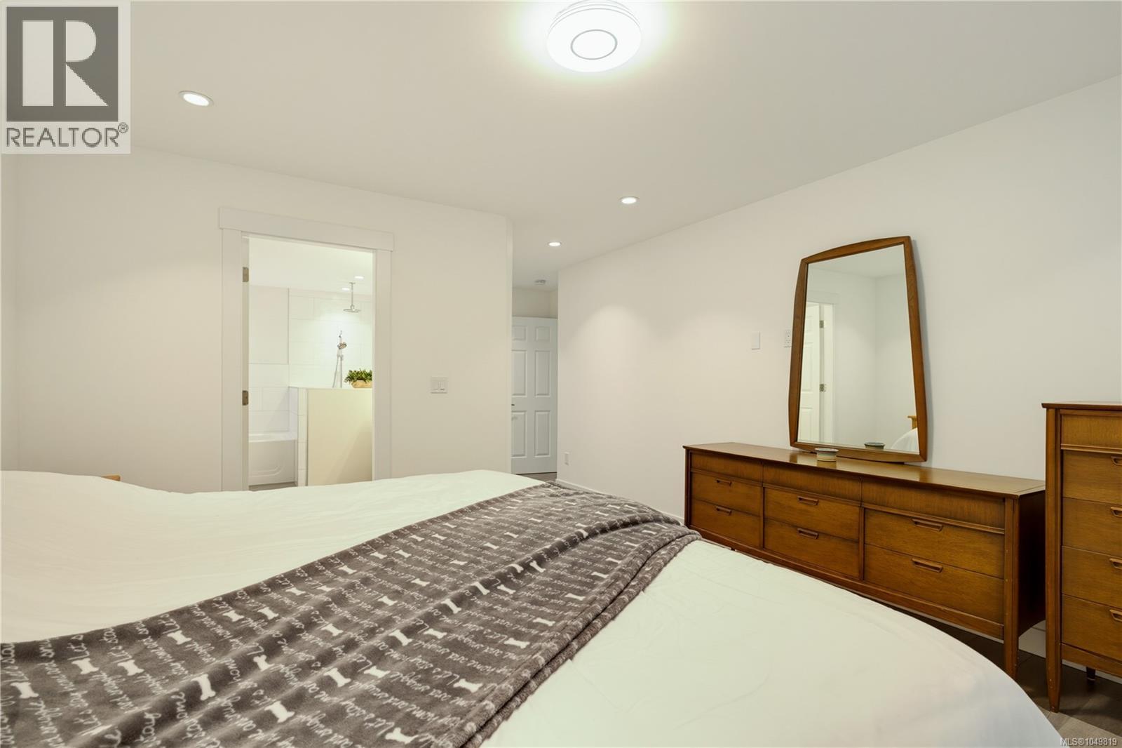 967 Woodpecker Pl - Image 43