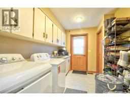 2300 Santo Drive, Windsor, ON N9G2J8 Photo 28