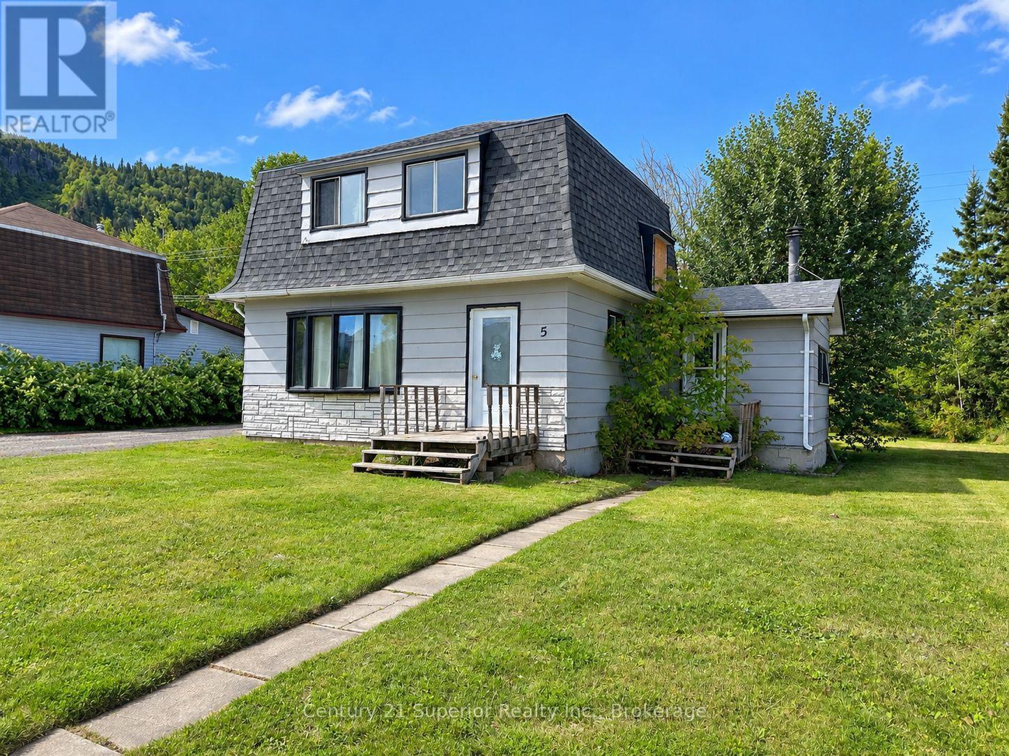 5 STEELE AVENUE, Red Rock