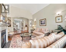 422 Falconwood Hollow, Aurora, ON L4G7M1 Photo 9