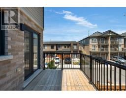 30 Pumpkin Corner Crescent, Barrie, ON L9J0T6 Photo 8