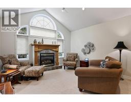 5pc Ensuite bath - 92 Shephard Place, New Hamburg, ON N3A2E4 Photo 6