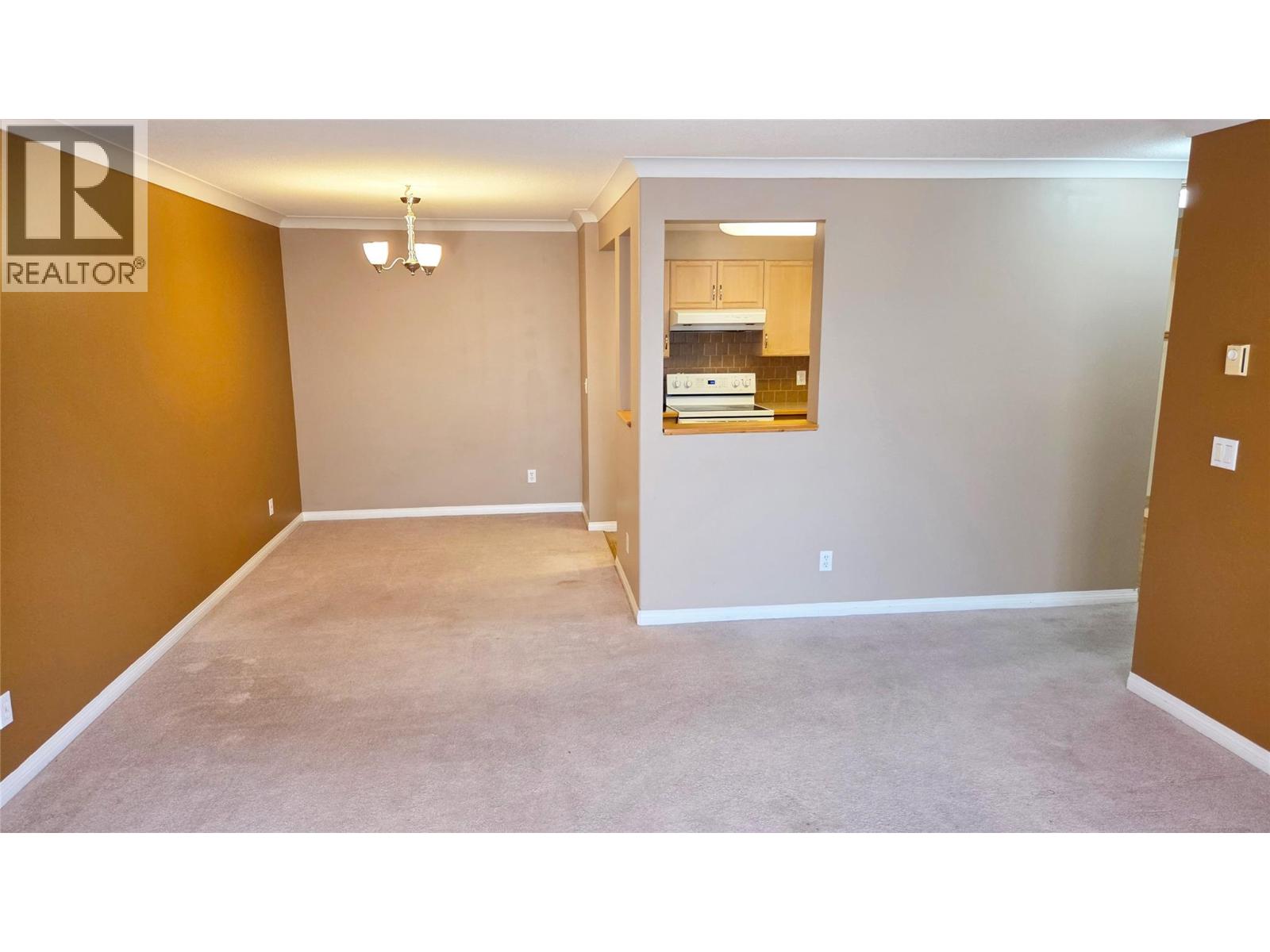 #204 255 Aurora Crescent - Image 4