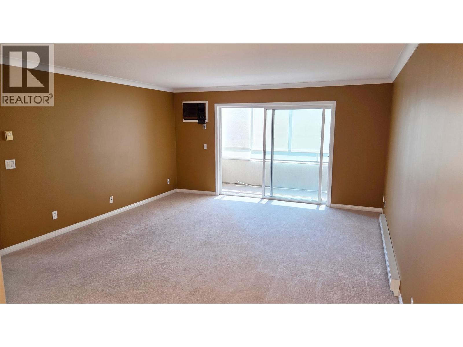 #204 255 Aurora Crescent - 3