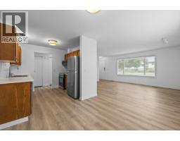 Kitchen - 748 Hollywood Road N, Kelowna, BC V1X5Y7 Photo 8
