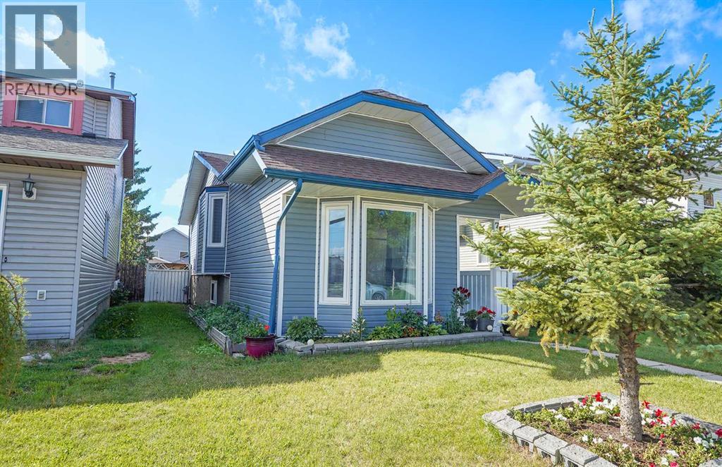 72 Martindale Close NE - photo 2