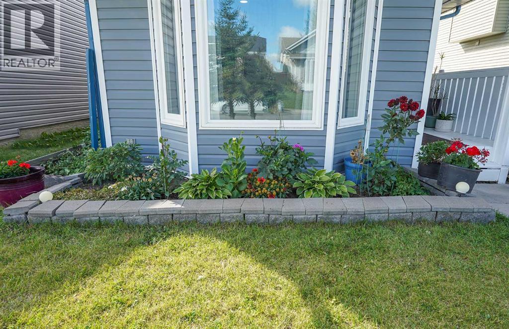 72 Martindale Close NE - photo 4