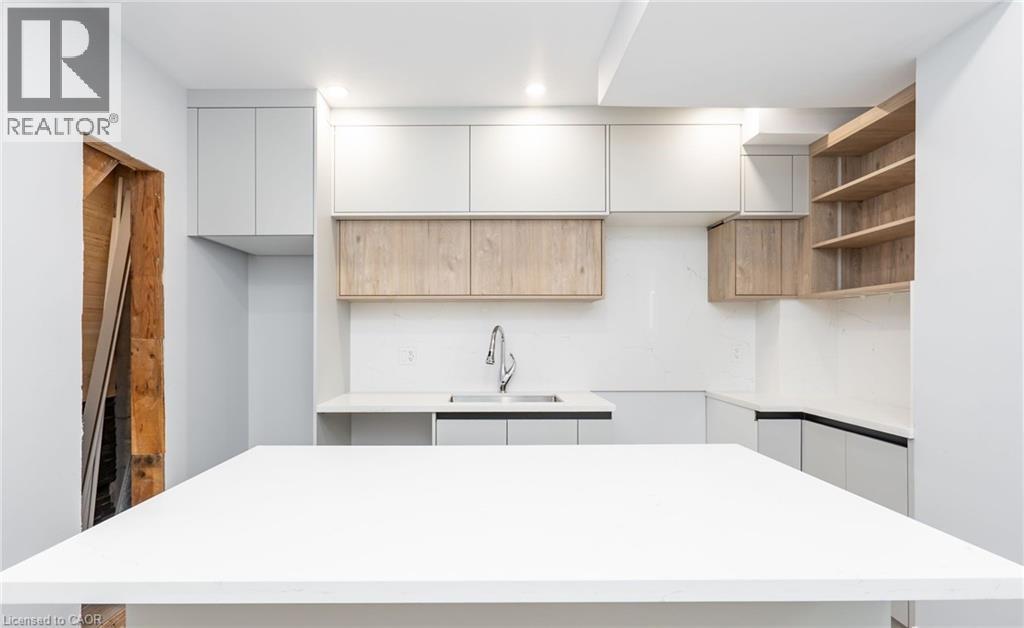 100 ROSETHORN Avenue, Toronto — photo 8