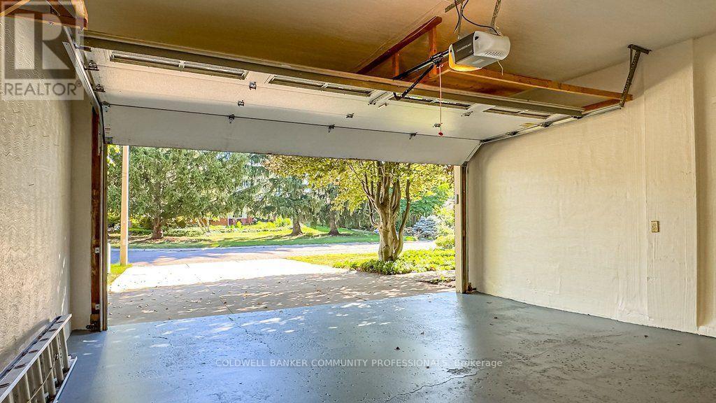 6 COTTONWOOD COURT - 36