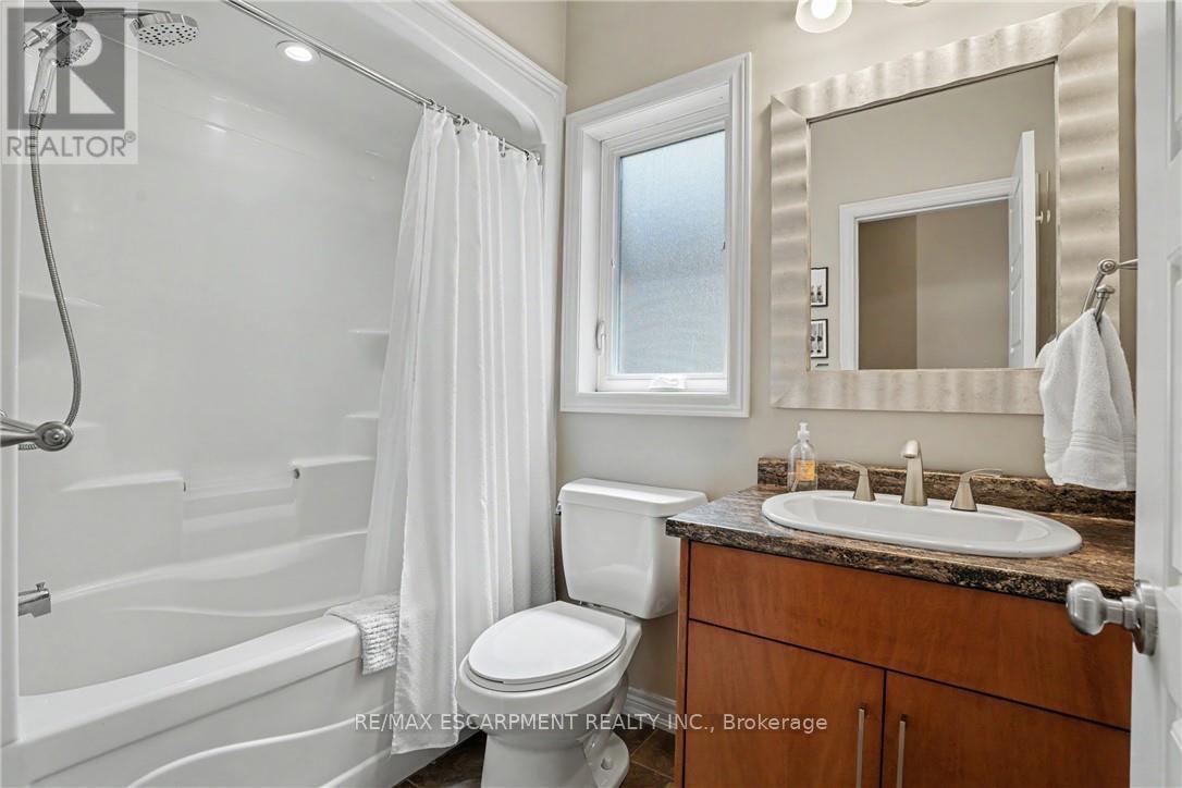 12 SILVERWOOD AVENUE, Welland (Coyle Creek) — photo 6