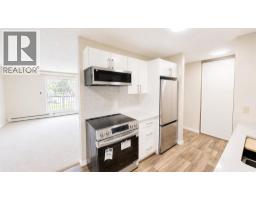 107, 405 Columbia Boulevard W - photo 3