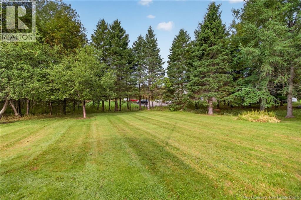 459 Fox Creek Road, Dieppe, New Brunswick, E1A7M8, Dieppe, New Brunswick — photo 4 of 5