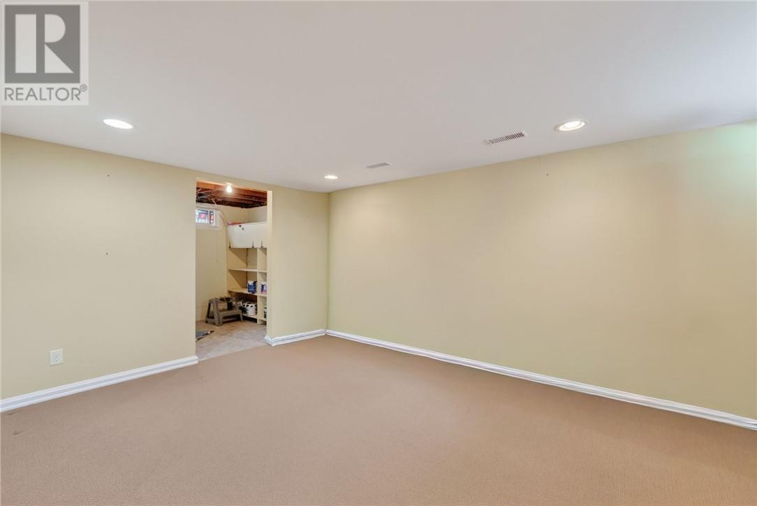552 Pine Street - 50