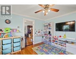 2-4 Conway Crescent thumbnail 11