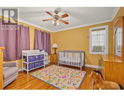2-4 Conway Crescent thumbnail 23