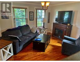 2-4 Conway Crescent thumbnail 35