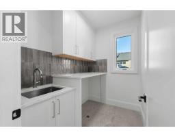 5pc Bathroom - 2232 30 Avenue Sw, Calgary, AB T2T1R8 Photo 14