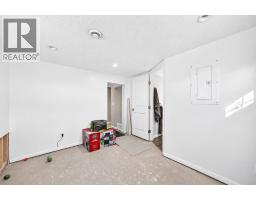 2451 29 Avenue Sw, Calgary, AB T2T1P1 Photo 33