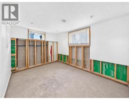 2451 29 Avenue Sw, Calgary, AB T2T1P1 Photo 32