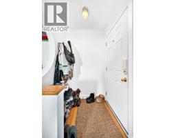 4pc Bathroom - 2451 29 Avenue Sw, Calgary, AB T2T1P1 Photo 6