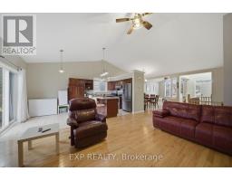 Foyer - 80 La Prairie Street, Russell, ON K0A1W0 Photo 12