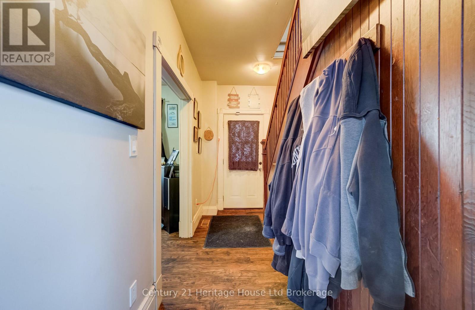18 WILLIAM LANE, Woodstock (Woodstock - North) — photo 2