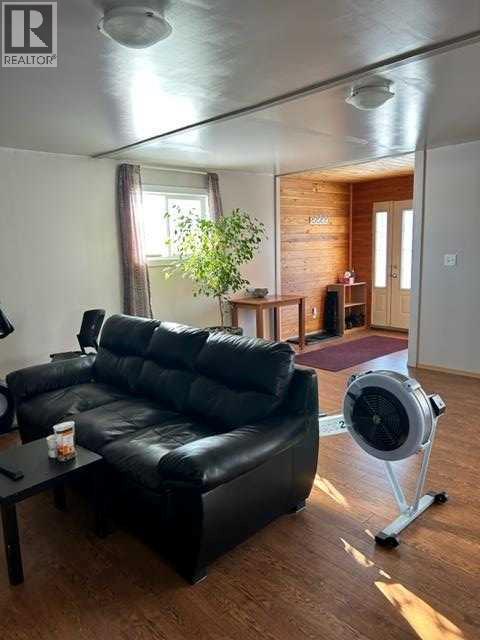 Listing photo – 4417 Luken Avenue, Hardisty