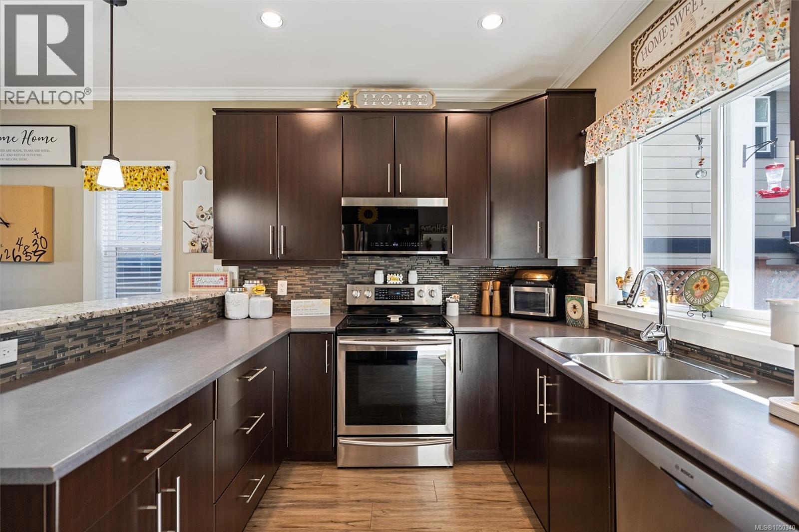 1221 Freshwater Cres - 15