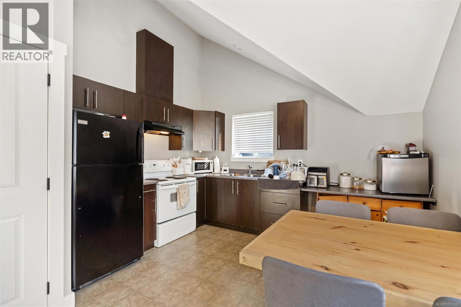 1221 Freshwater Cres - 35