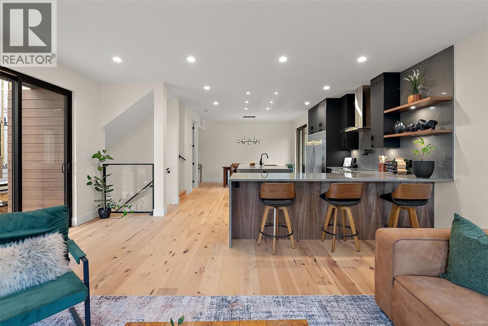 1 2215 Greenlands Road, Saanich